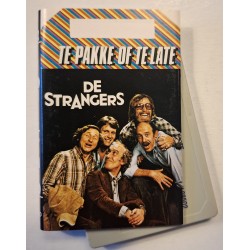 De Strangers – Te Pakke Of Te Late (Cassette)