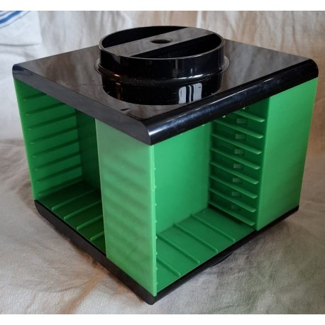 Vintage roterende cassette houder / Retro cassette carrousel, Groen